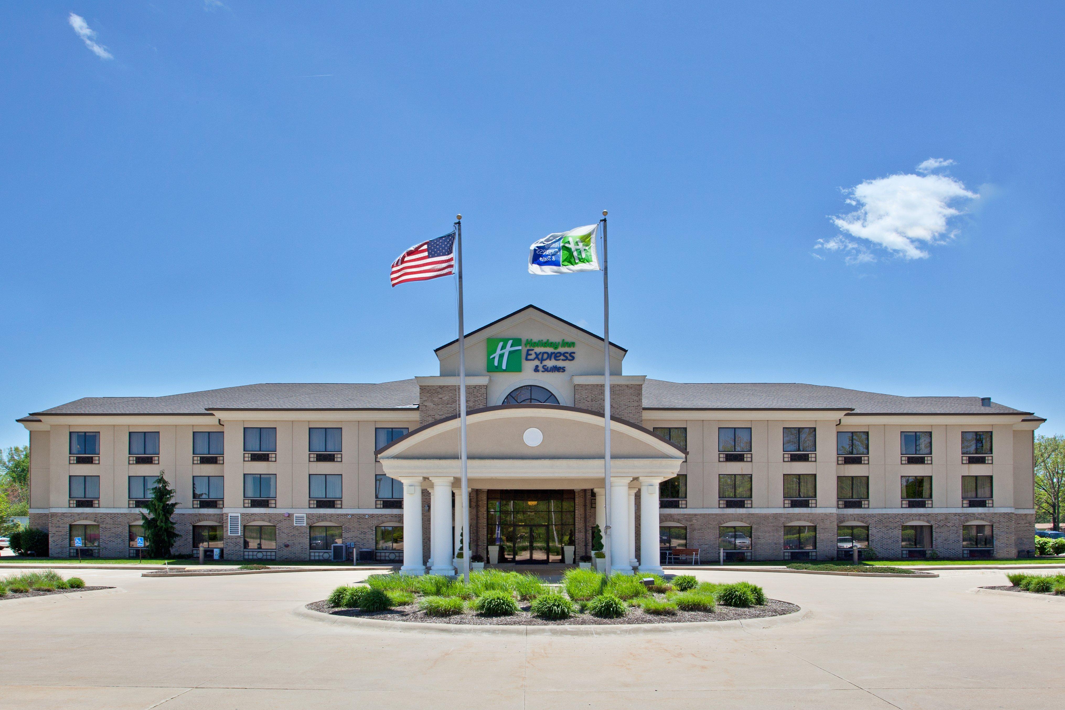Holiday Inn Express & Suites Wadsworth By Ihg Exterior foto